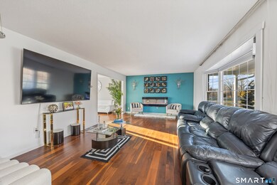 237 Concord Dr, Watertown, CT 06795 - photo 3