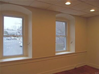 15 S Main St unit 2nd Fl, Nazareth, PA 18064 - photo 3
