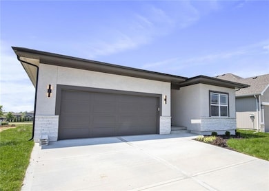 17151 W 168th Place, Olathe, KS 66062 - photo 5