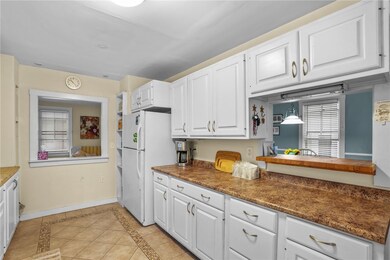 12 Hammond St, Newport, RI 02840 - photo 2