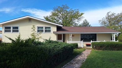 1325 Maple St, Chadron, NE 69337 - photo 2