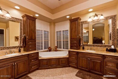 MASTER BATHROOM SUITE
