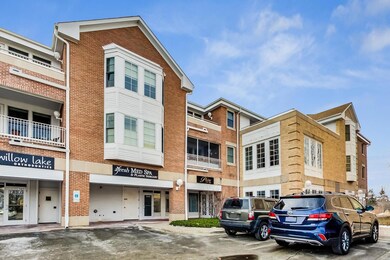 2300 Chestnut Ave unit 303, Glenview, IL 60026 - photo 2