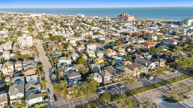 Aerial shot of 1512 Rosenberg looking towards the