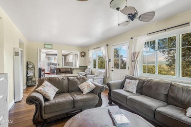 4 Remove objects in blue