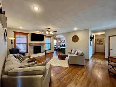 639 N Jerico St, Nixa, MO 65714 - photo 5