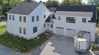 897 Falls Rd, Shelburne, VT 05482 - photo 3