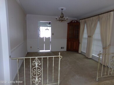 7806 Tip Top Ln, Louisville, KY 40219 - photo 3