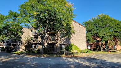 5406 Chateau unit 4, Rolling Meadows, IL 60008 - photo 2