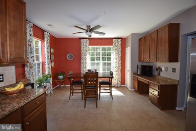 8611 Wintergreen Ct unit 206, Odenton, MD 21113 - photo 5