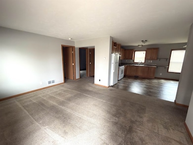 498 Park Ave, Belvidere, IL 61008 - photo 2