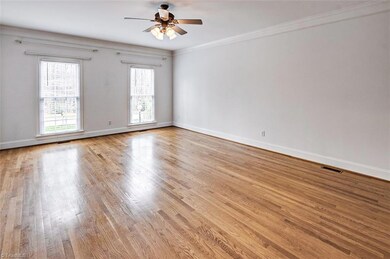 Living room, hardwood floors