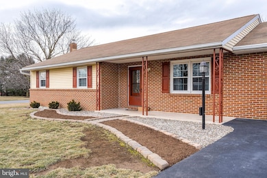 125 Sunset Rd, New Holland, PA 17557 - photo 2