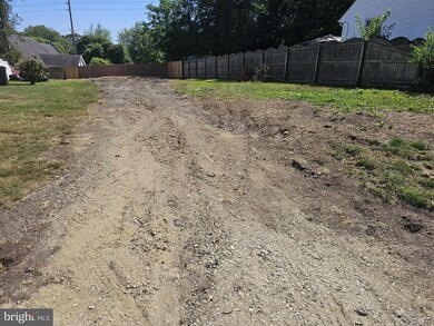 2402 Maple St, Wilmington, DE 19808 - photo 2