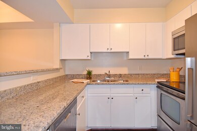 5700 Chapman Mill Dr unit 120, Rockville, MD 20852 - photo 3