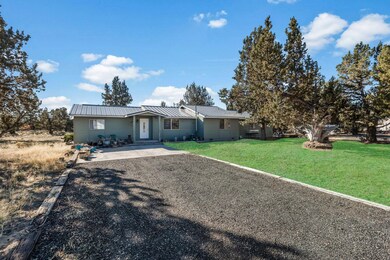23041 Bronco Ct, Bend, OR 97701 - photo 3