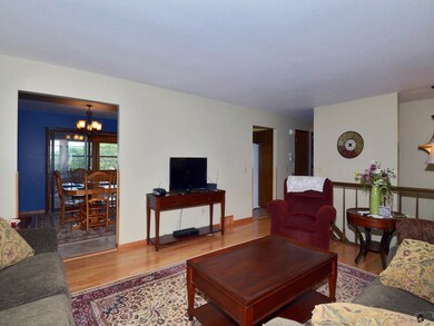 835 S Perry Pkwy, Oregon, WI 53575 - photo 3