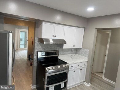 8585 Chester Grove Ct, Springfield, VA 22153 - photo 7