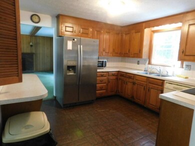 17 Brookview Dr, Derry, NH 03038 - photo 2