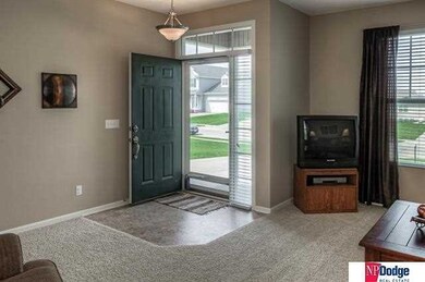 2311 Quartz Dr, Papillion, NE 68046 - photo 2