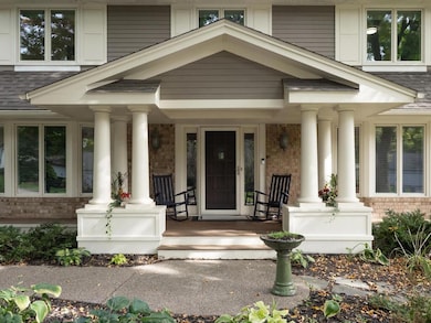 2711 Bent Tree Cir, Hopkins, MN 55305 - photo 3