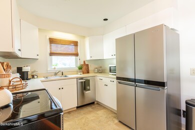 8 Mckinley St, Adams, MA 01220 - photo 7