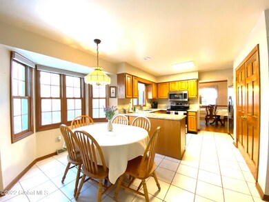 57 Chestnut Ln, Schenectady, NY 12309 - photo 6