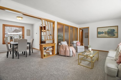 815 Parkview Ln, Mukwonago, WI 53149 - photo 2