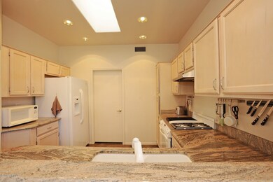 GRANITE KITCHEN COUNTERS