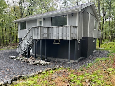 319 Whippoorwill Dr, Bushkill, PA 18324 - photo 3