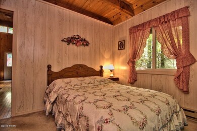 429 Parkwood Dr, Hamlin, PA 18427 - photo 4