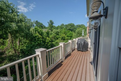 10679 Yorktown Ct, Fairfax, VA 22030 - photo 7