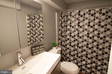 519 Carlsbad Ct, Halethorpe, MD 21227 - photo 7