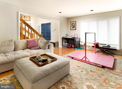 880 Roscommon Rd, Bryn Mawr, PA 19010 - photo 4