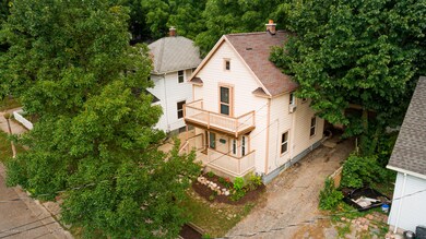 206 Custer Ave