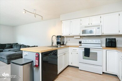 07-Kitchen_MAX4617