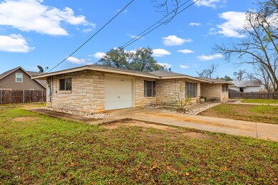 1003 W Hill St, Fredericksburg, TX 78624 - photo 3