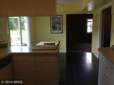 12419 Kemmerton Ln, Bowie, MD 20715 - photo 3