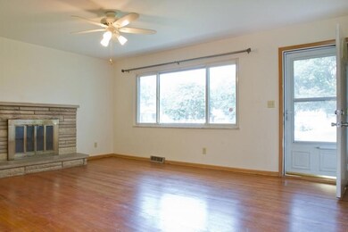 1303 Fowler Dr WEB-8 (800x533)