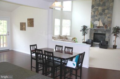 25319 Justice Dr, Chantilly, VA 20152 - photo 2