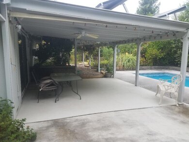 denton side patio pool