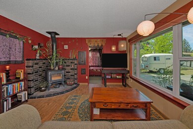 912 SE Morton Ct-11