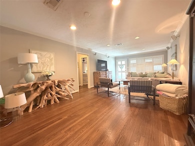 1434 Glourie Dr, Houston, TX 77055 - photo 4