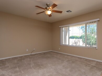 004-Living_Room-3418603-medium4x3