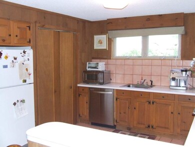 5 Pemigewasset Dr unit 6, Lincoln, NH 03251 - photo 3