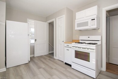 2226 E 35th St, Lorain, OH 44055 - photo 4