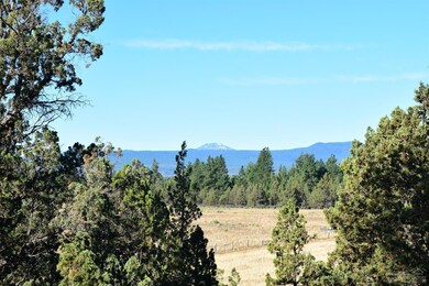 65145 Smokey Ridge Rd, Bend, OR 97703 - photo 2