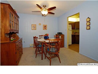 153 Cross Slope Ct unit E, Manalapan, NJ 07726 - photo 3