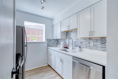 6903 Deatonhill Dr unit 23, Austin, TX 78745 - photo 4