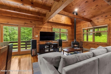 03-Living Room